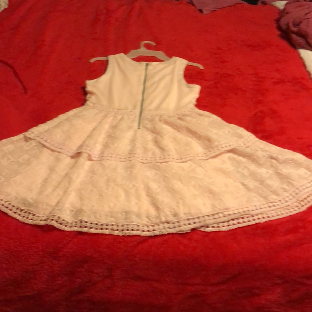 Beautiful GB Girls Laced and Ilet Designs Size 16 - Picture 2 of 7